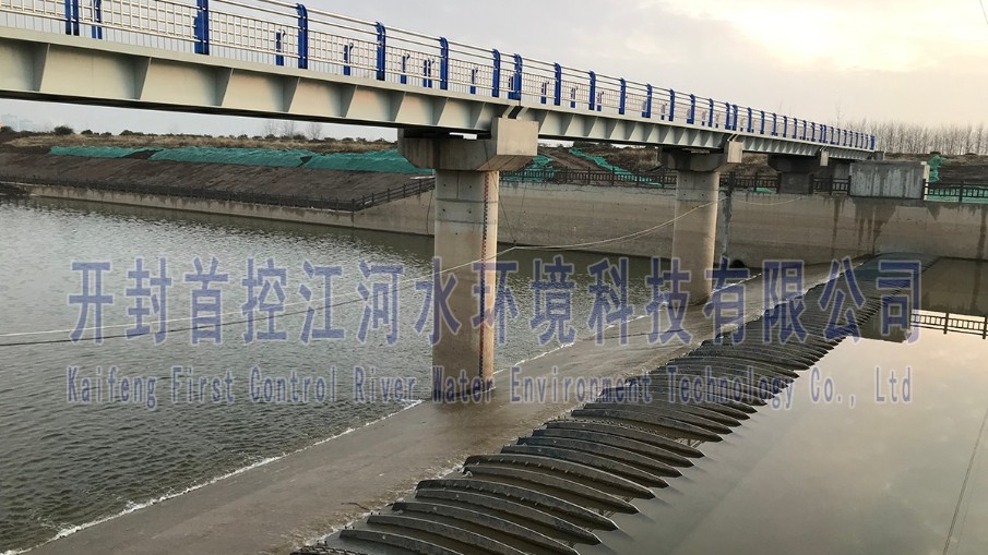 南京市石碛河堤防加固气动盾形闸门